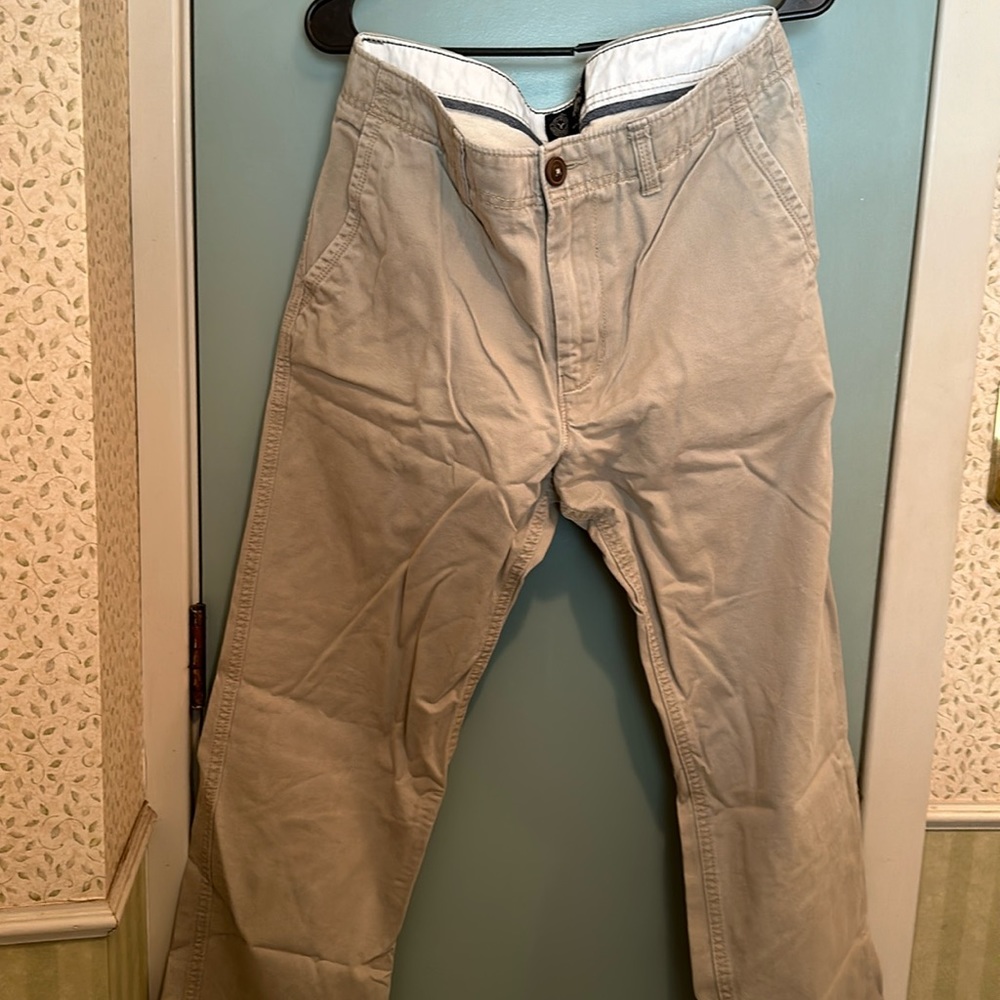 Men’s American Eagle khakis